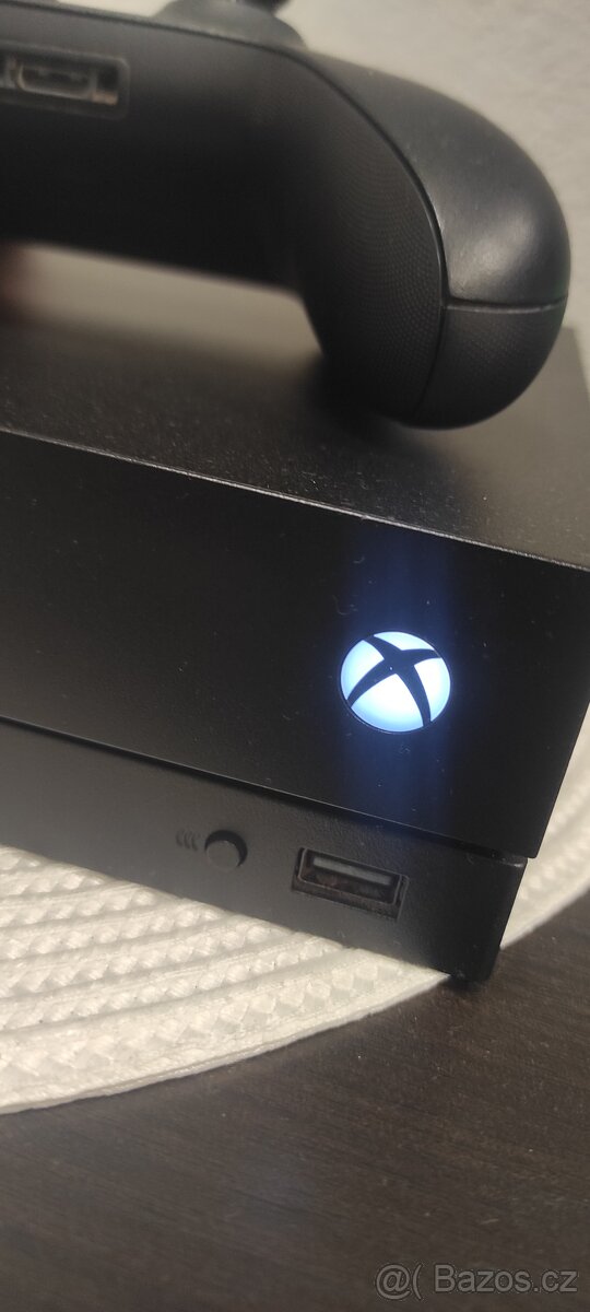XBOX ONE X - 3