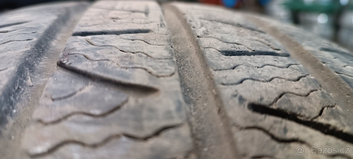 Pneu 215/70/15 C - 3