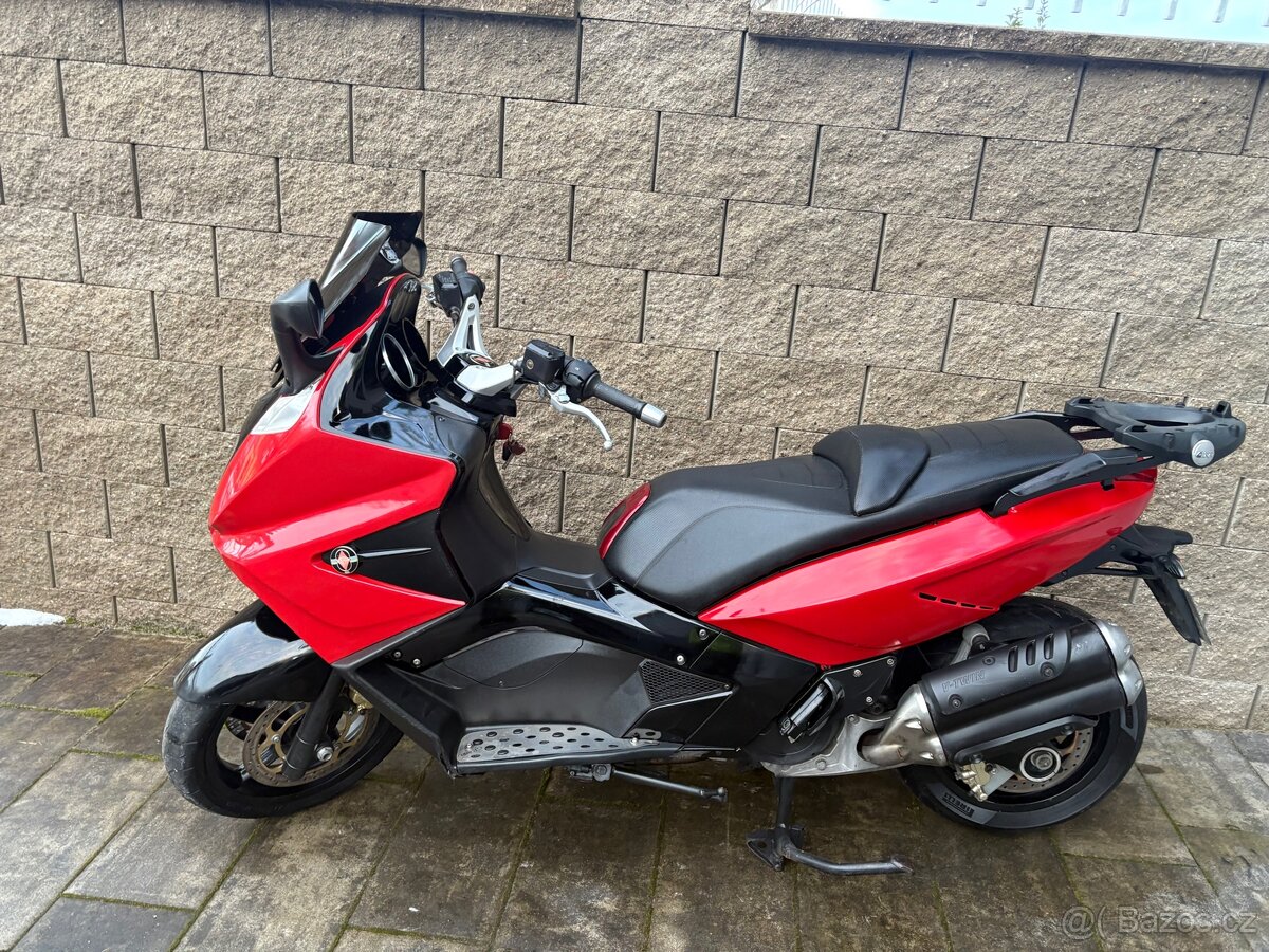 Gilera gp 800 2010 - 3