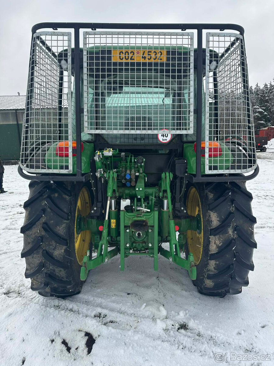 John Deere 5090 M lesní traktor UKT - 3