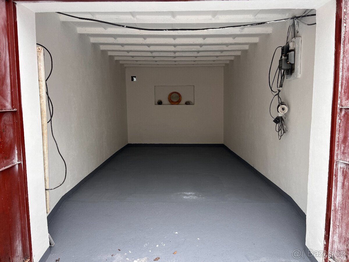 PRONÁJEM GARÁŽE / SKLADU 19m2 - 3