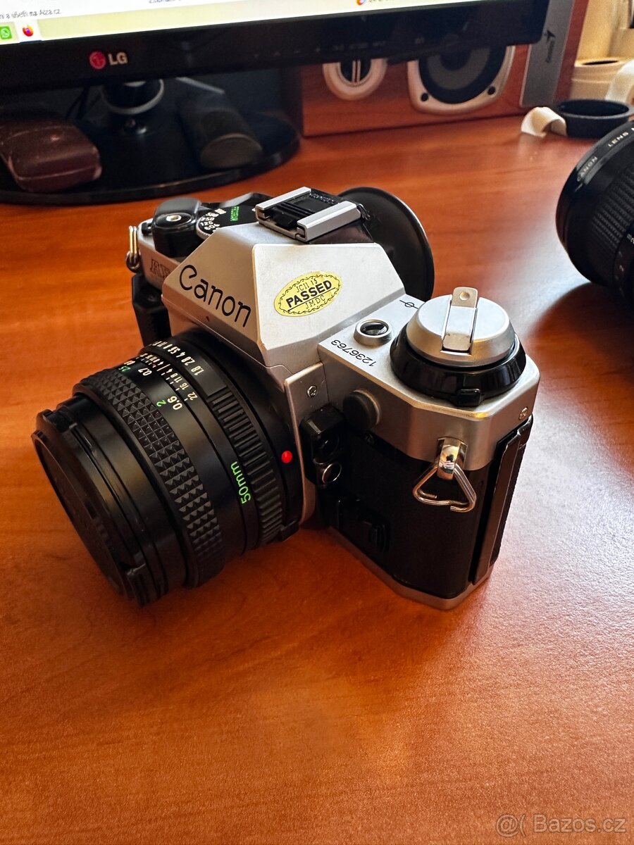 Canon AE-1 Program + set 5 objektivů + příslušenství - 3