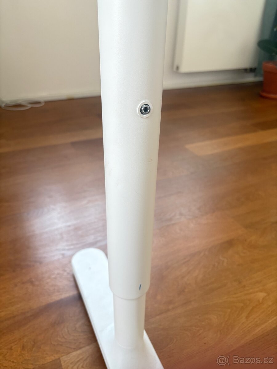 Pracovní stůl IKEA Bekant 140x60cm - 3