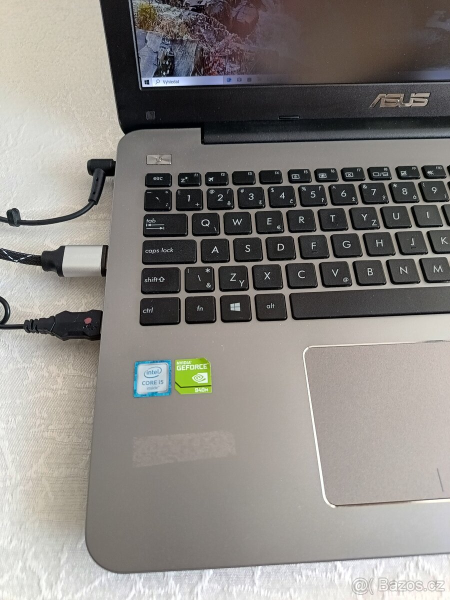 ASUS 4K VivoBook VM590U, model U555UB + 24" monitor Benq - 3