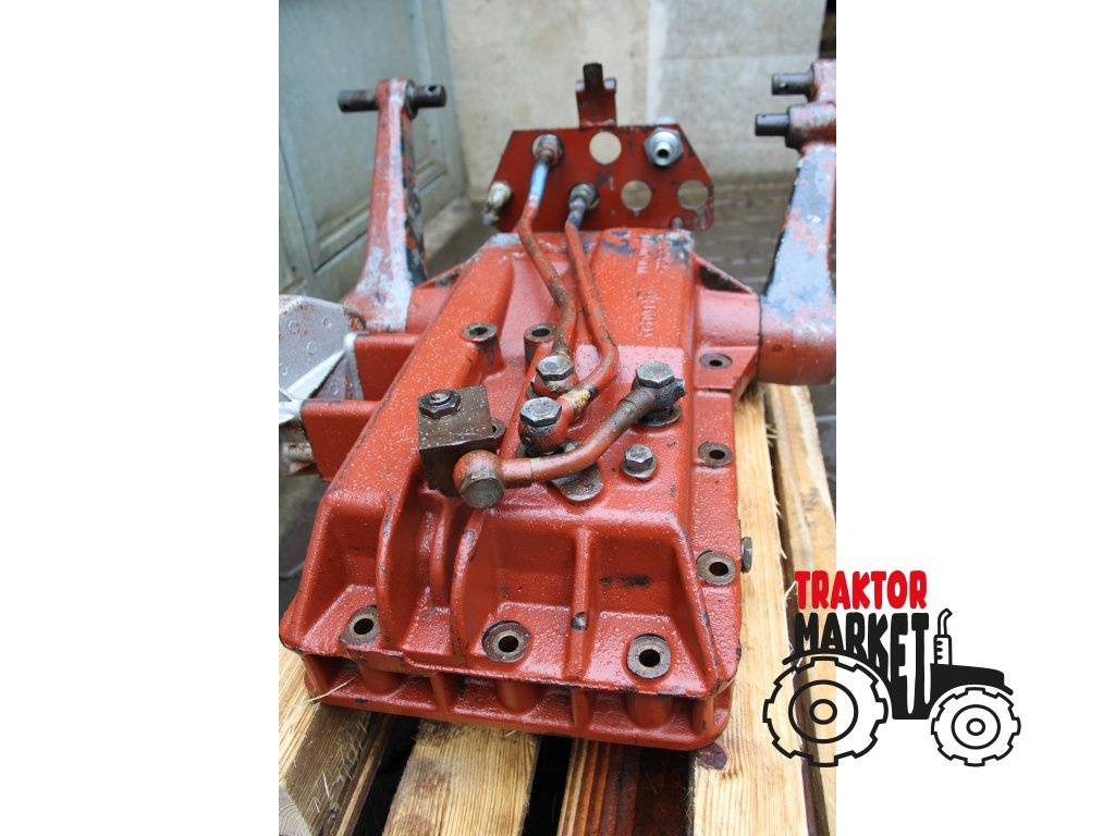 Zetor Crystal víko hydrauliky starý typ - 3