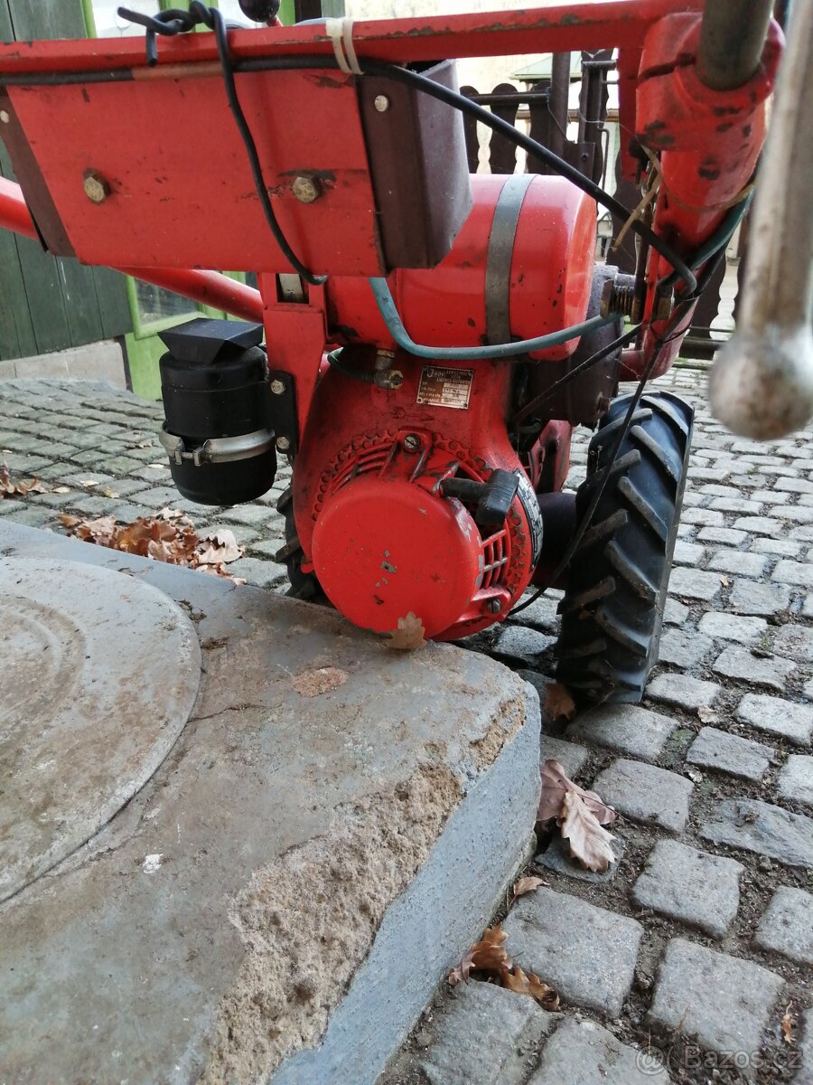 Sekačka na trávu - 3