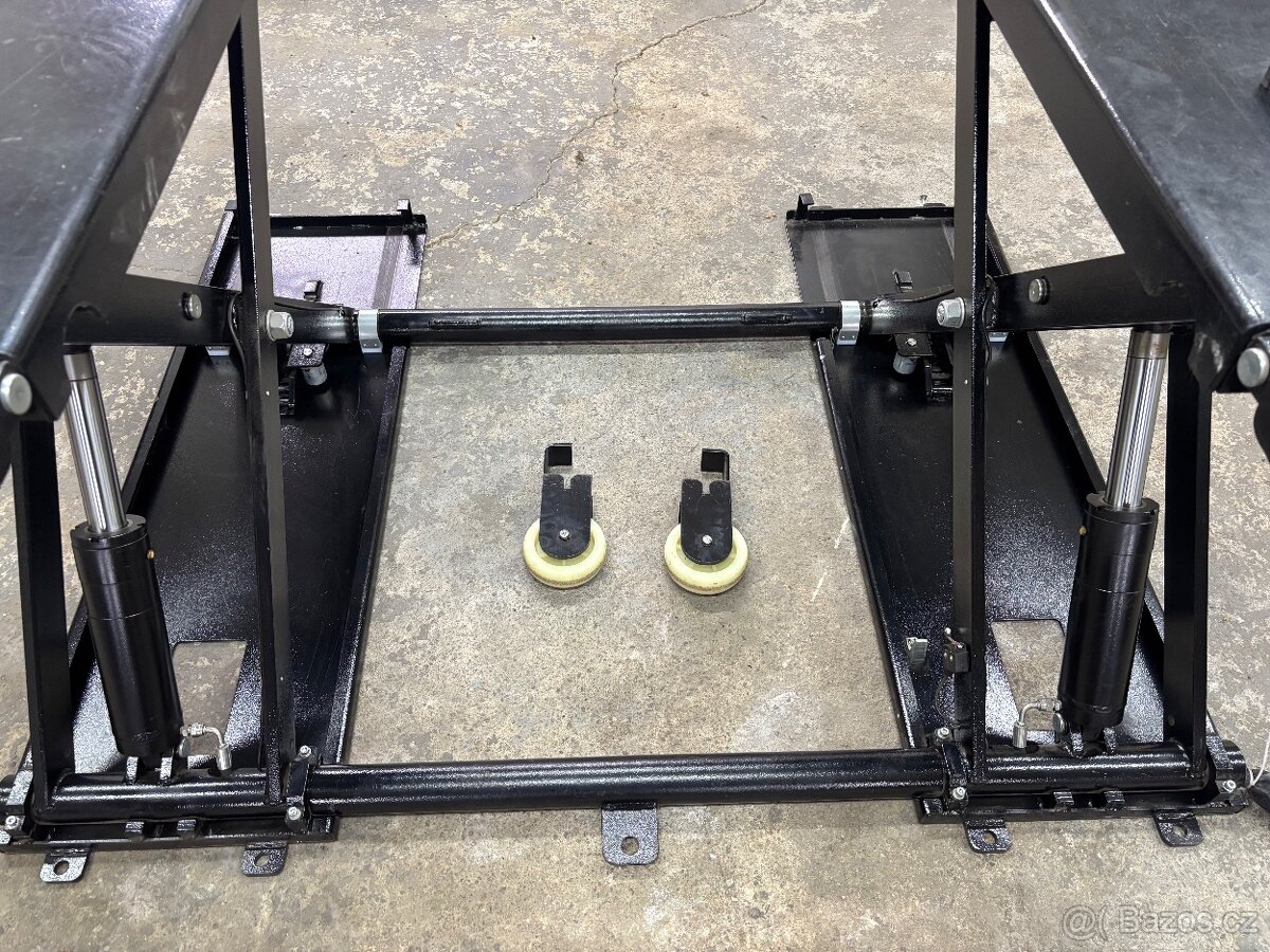 Nůžkový mobilní zvedák 3t - 3