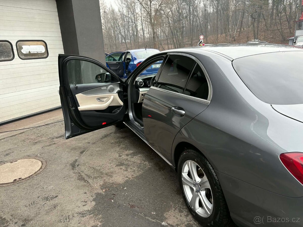 Mercedes Benz E220 - 3