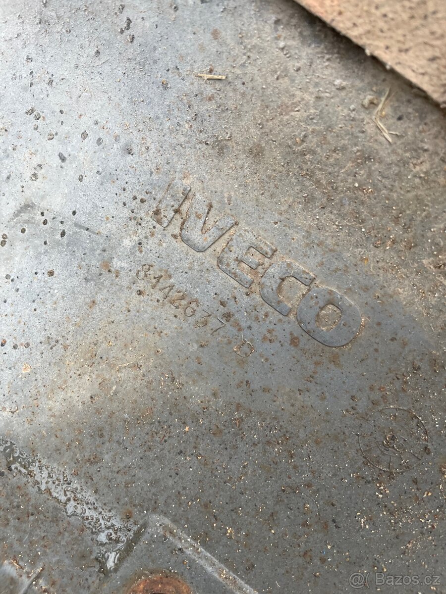 Iveco EUROCARGO 120E23 pravý přední blatník 8142637 - 3