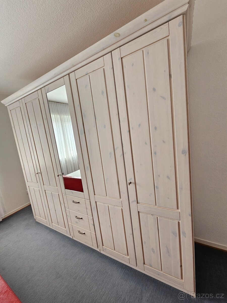 Skříň Musterring Celodřevená bílá - 3