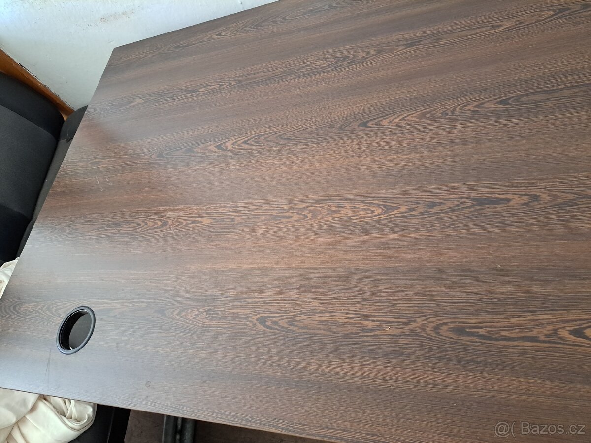 Velký pracovní pc stůl - 3