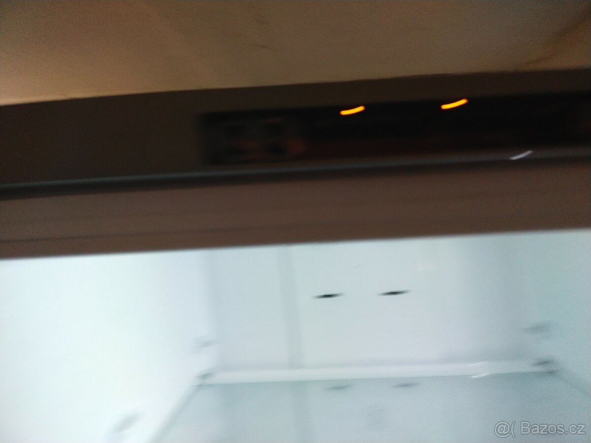 Prodám VELKOU plne funkční lednici zn. WHIRLPOOL-DOVEZU----- - 3