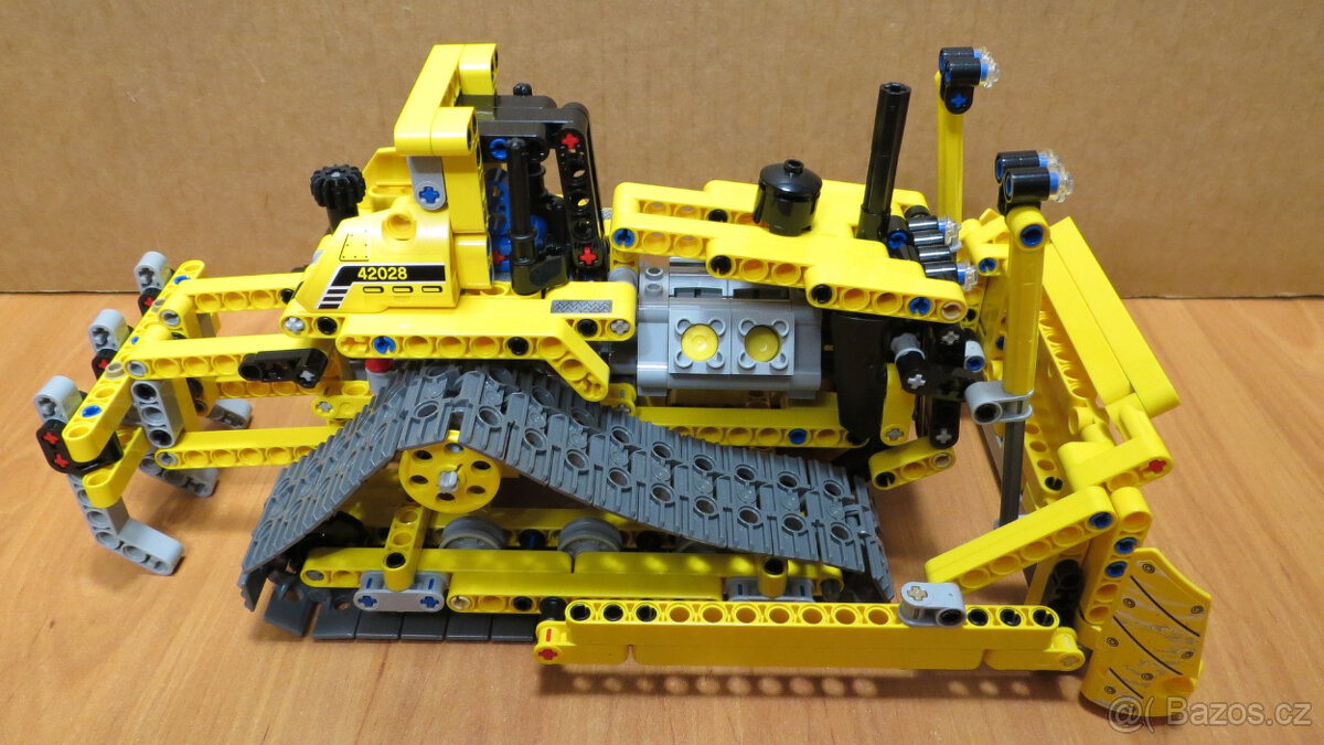 LEGO 42028 Buldozer - 3