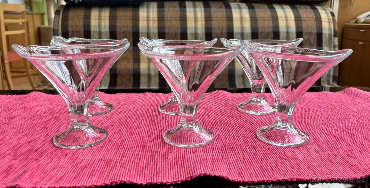 Skleněné poháry - 3