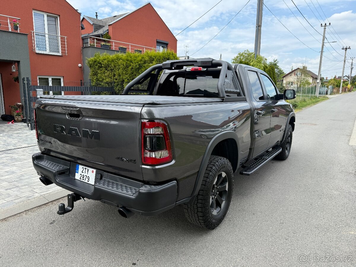 DODGE RAM 1500 HEMI REBEL LIFT