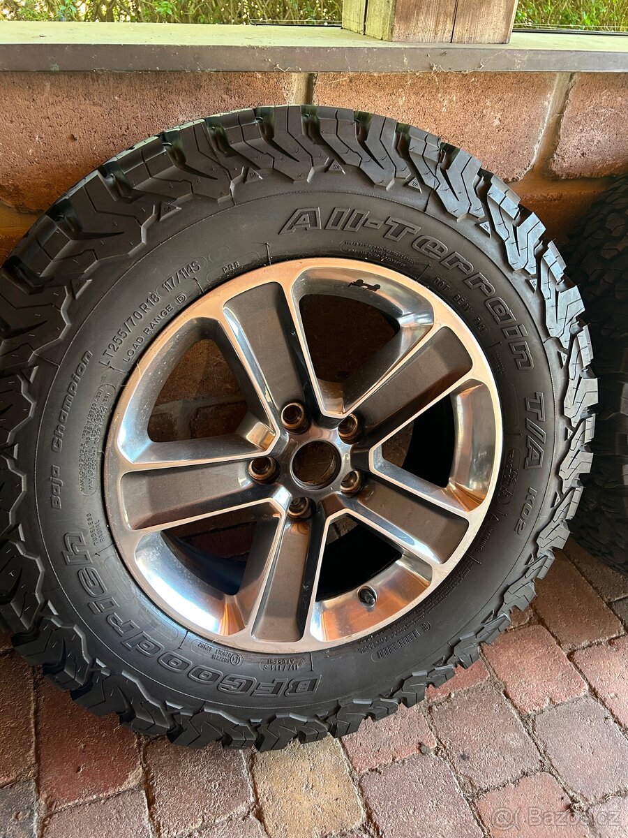 Jeep Wrangler JL JK alu kola Sahara 255/70 r18 Allterrain