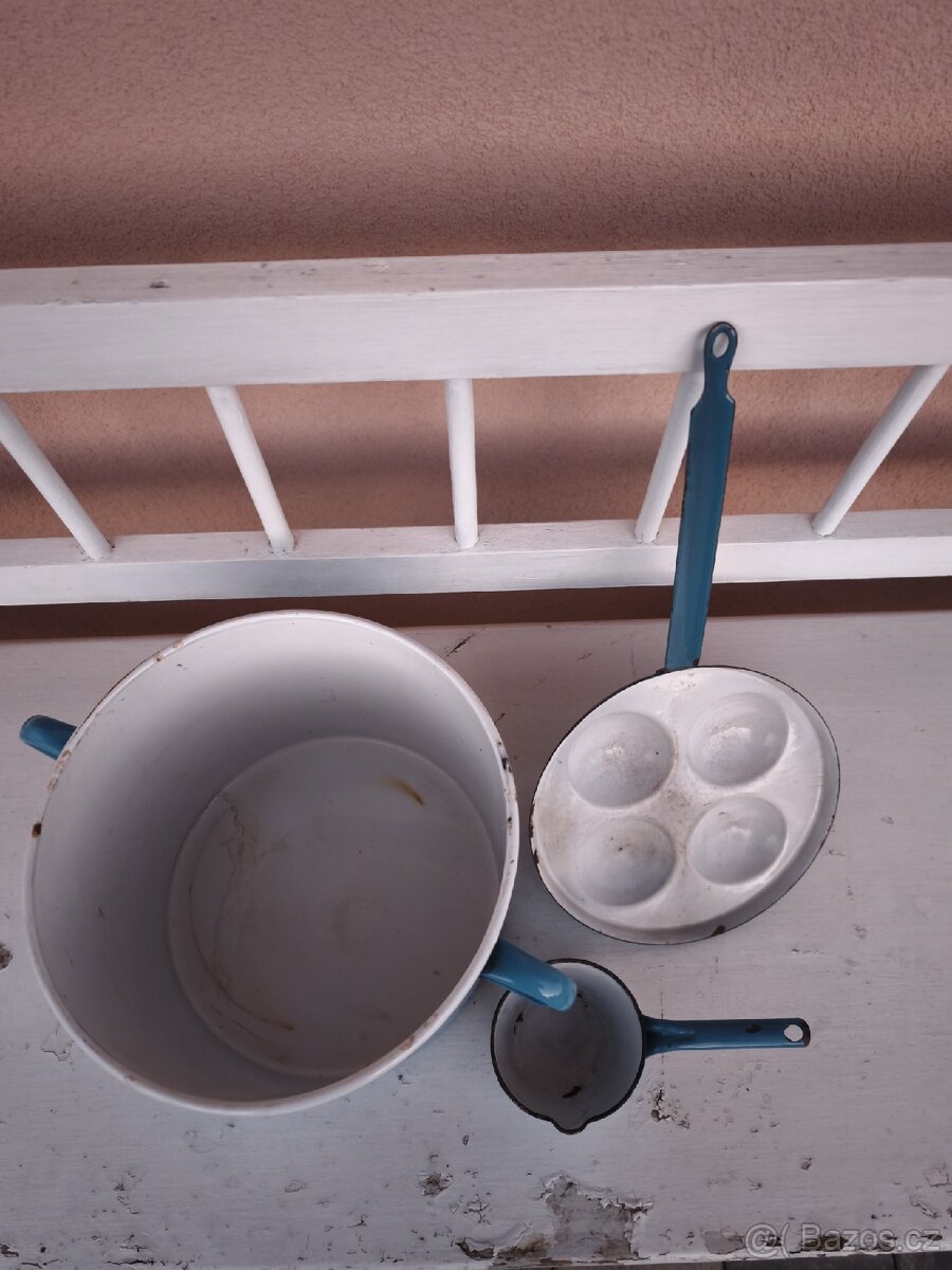 Smaltovaný set nádobí - 3