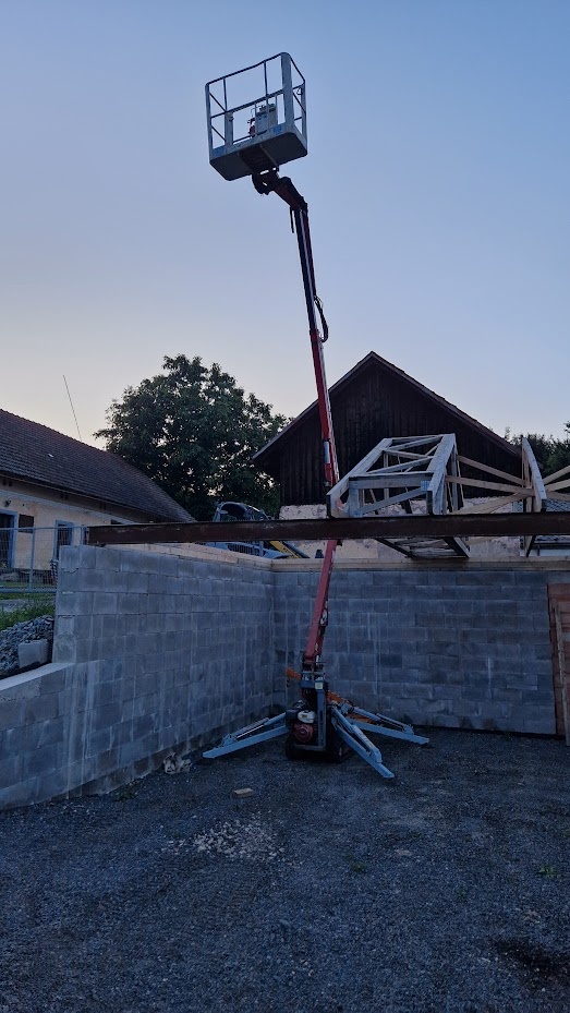 Prodám pásovou plošinu 1400kg Hinowa Picchio 1050 - 3