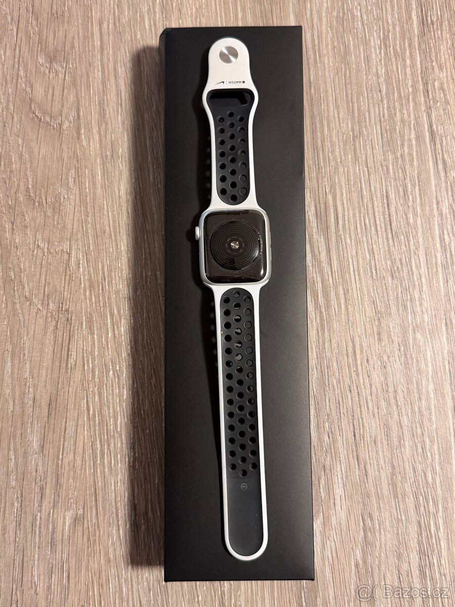 Apple Watch SE Nike 44mm - 3