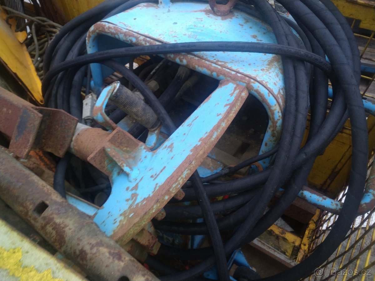 Vrtná souprava pro vrtání studní a zemních protlaků - 3