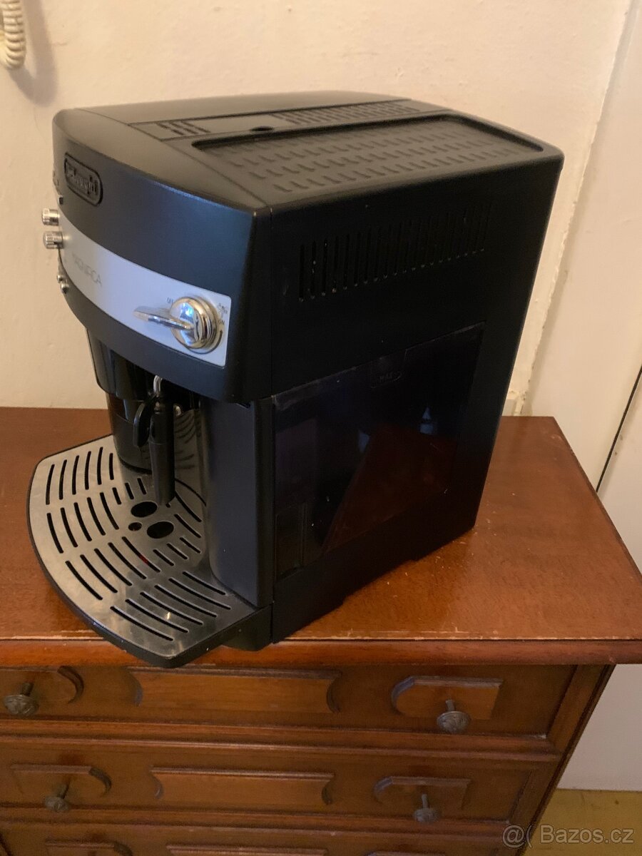 Kavovar Delonghi - 3