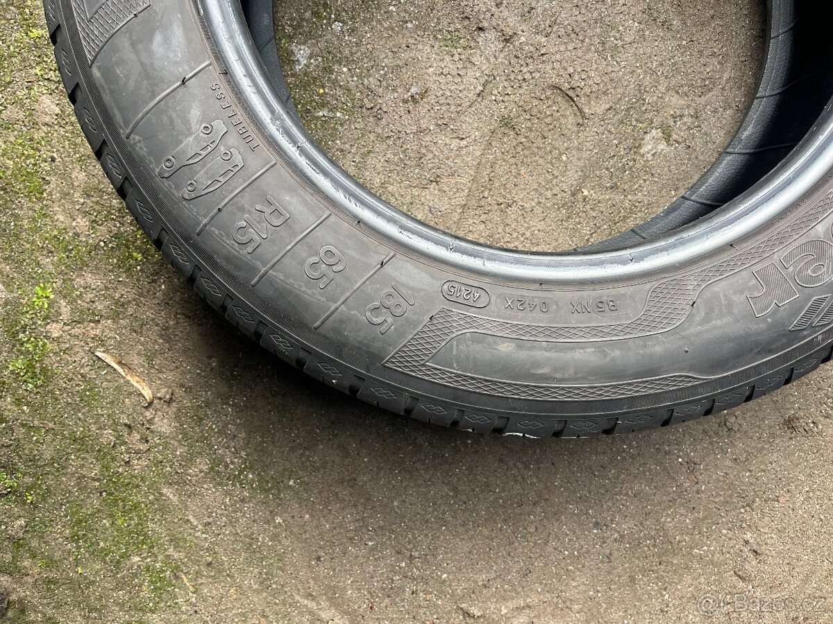 Pneu 185/65/15 - 3