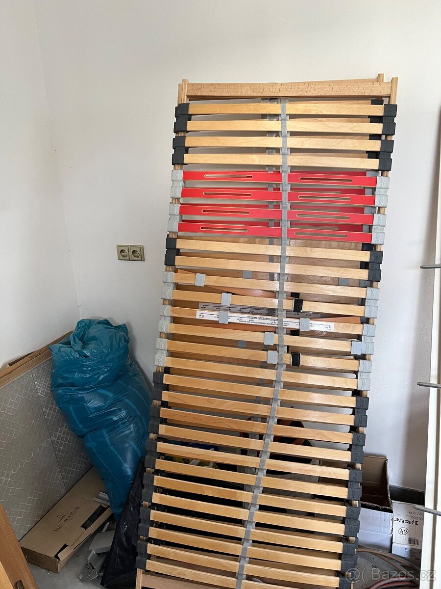 Dřevěná postel 160 cm - 3