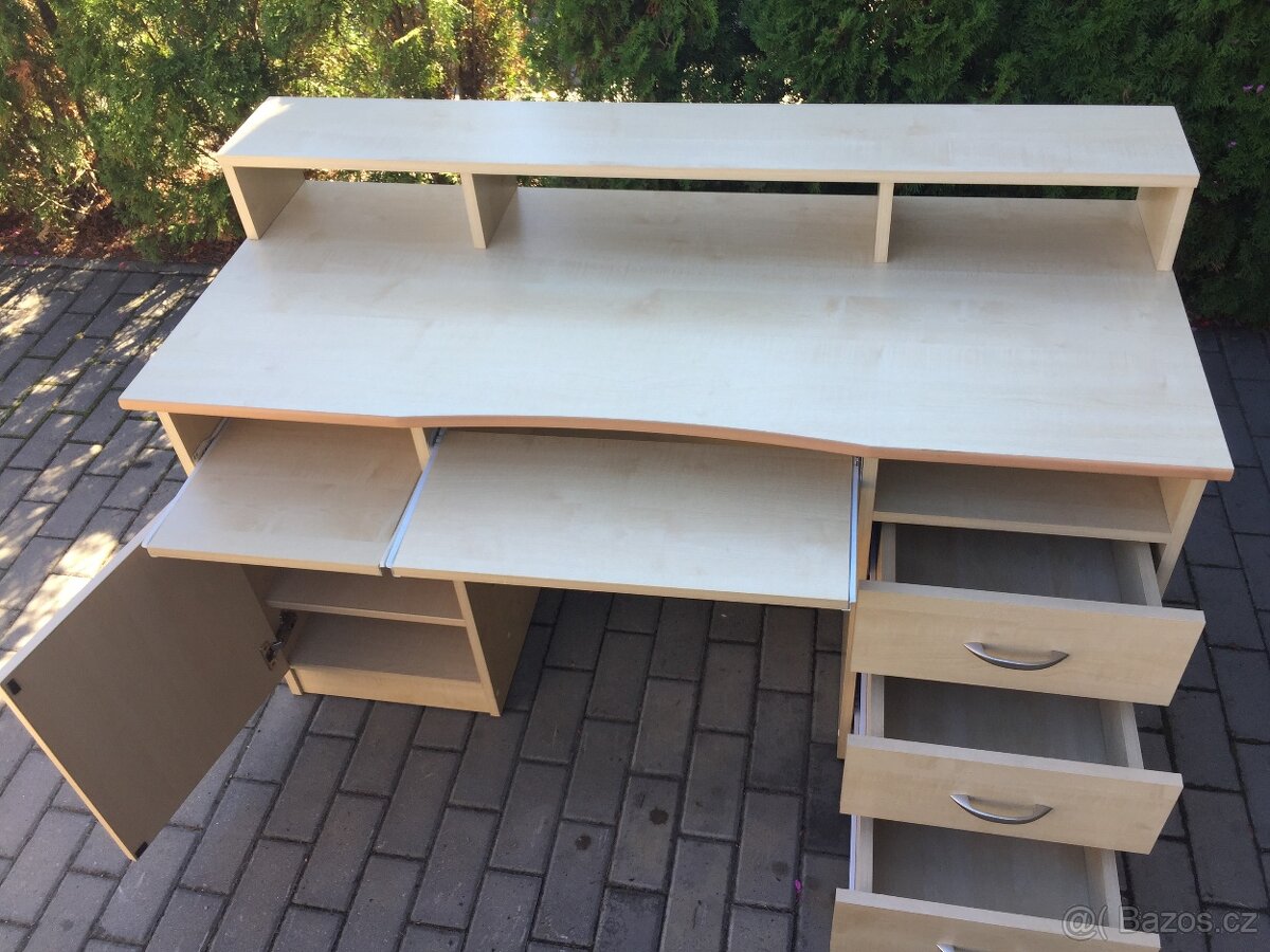 Počítačový stůl - 3