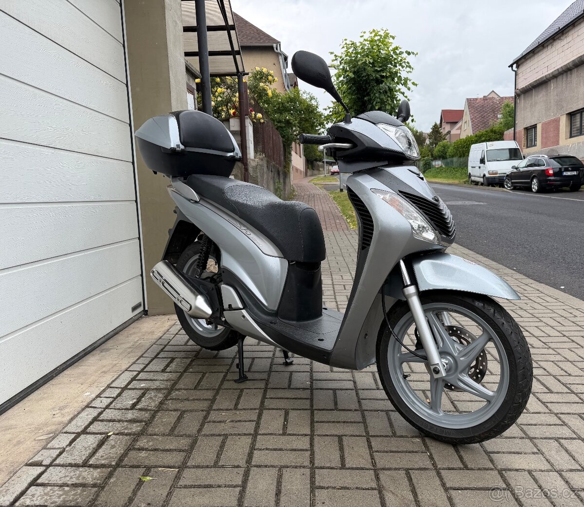Akce Víkend sleva 2000,- Honda Sh 125i - 3
