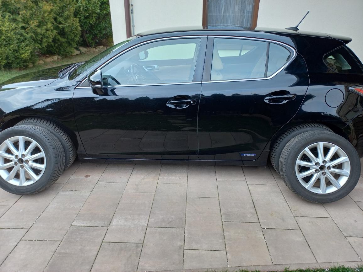 Lexus CT200h - 3