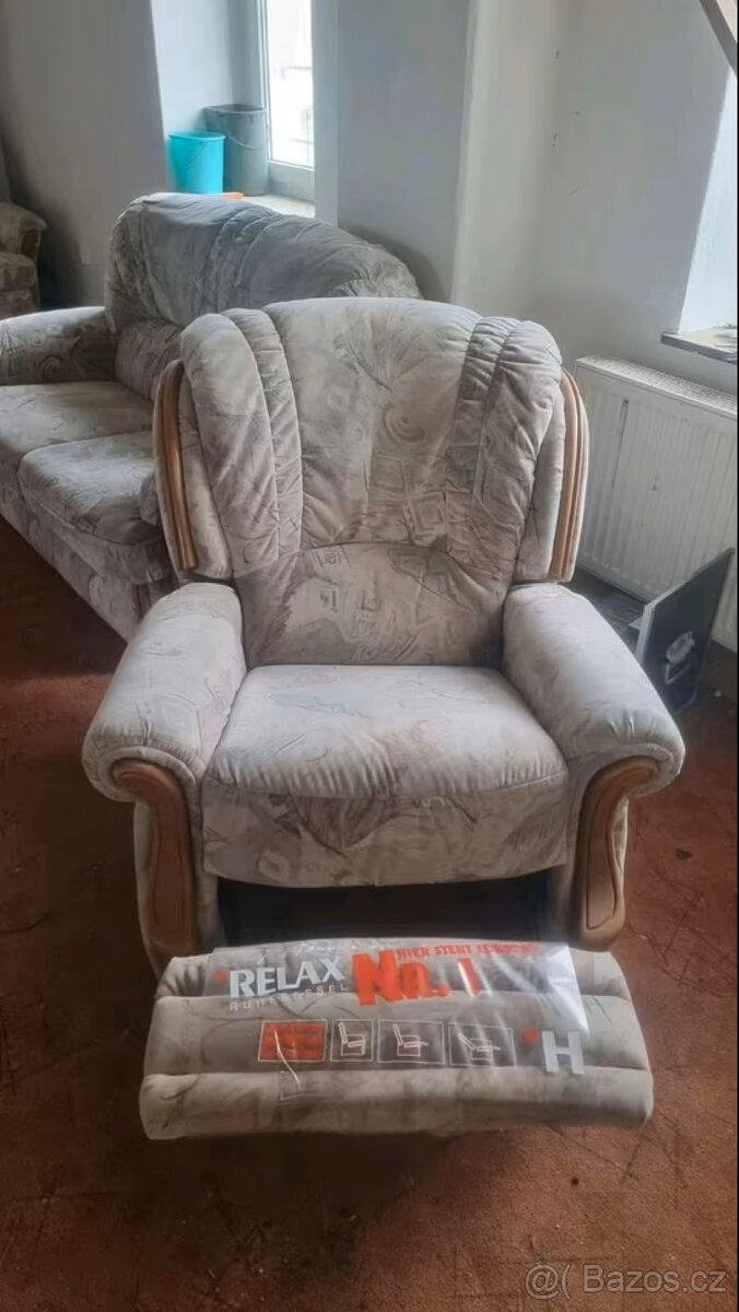 Sedací souprava 3+2+1 - pěkný a čistý stav - 3