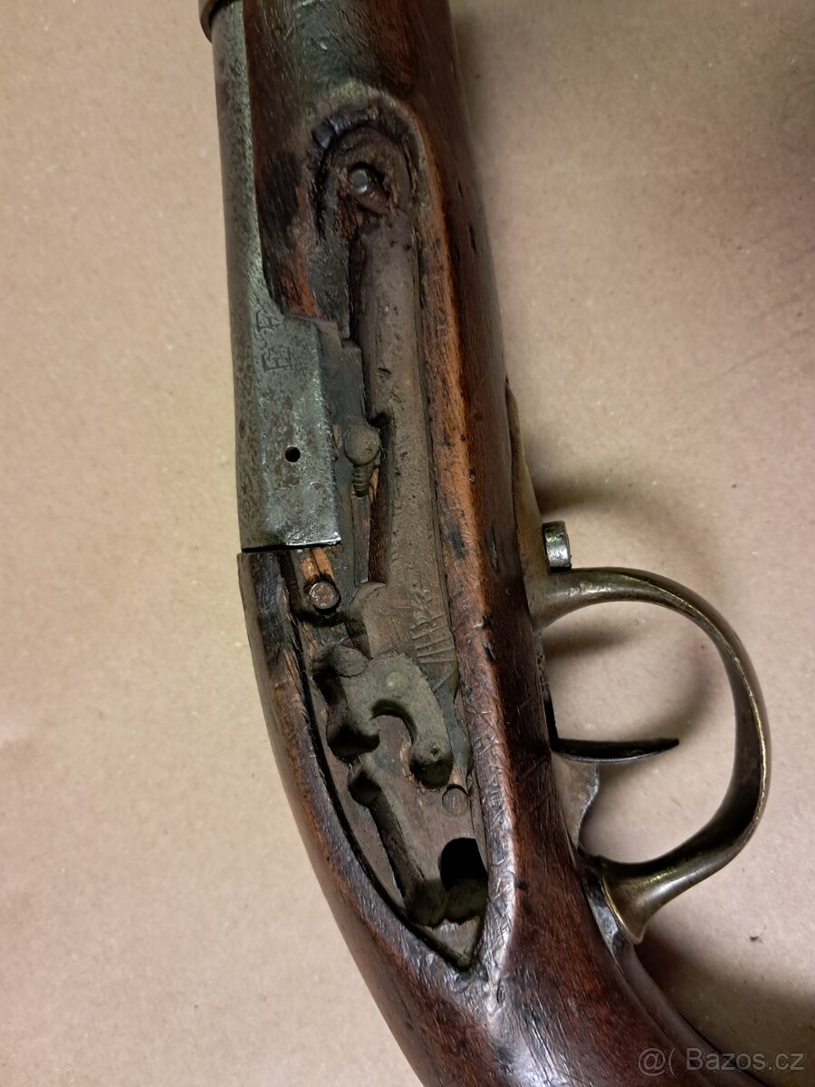 křesadlová pistole - 3