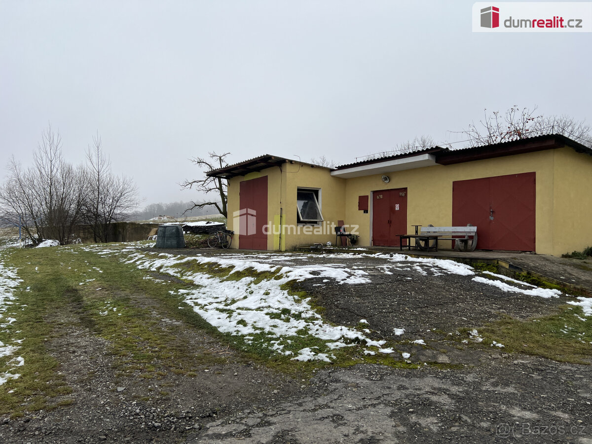 Pronájem, Gáráž, 34m2, Branky u Valašského Meziříčí - 3