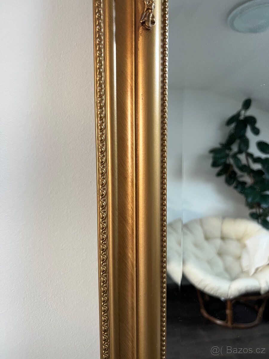 Zrcadlo se zlatým rámem - 3