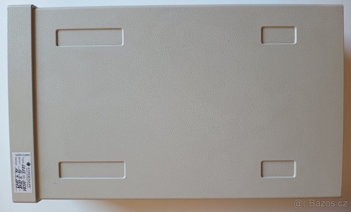 # Přesný 7½ místný multimetr PREMA 5017 # - 3