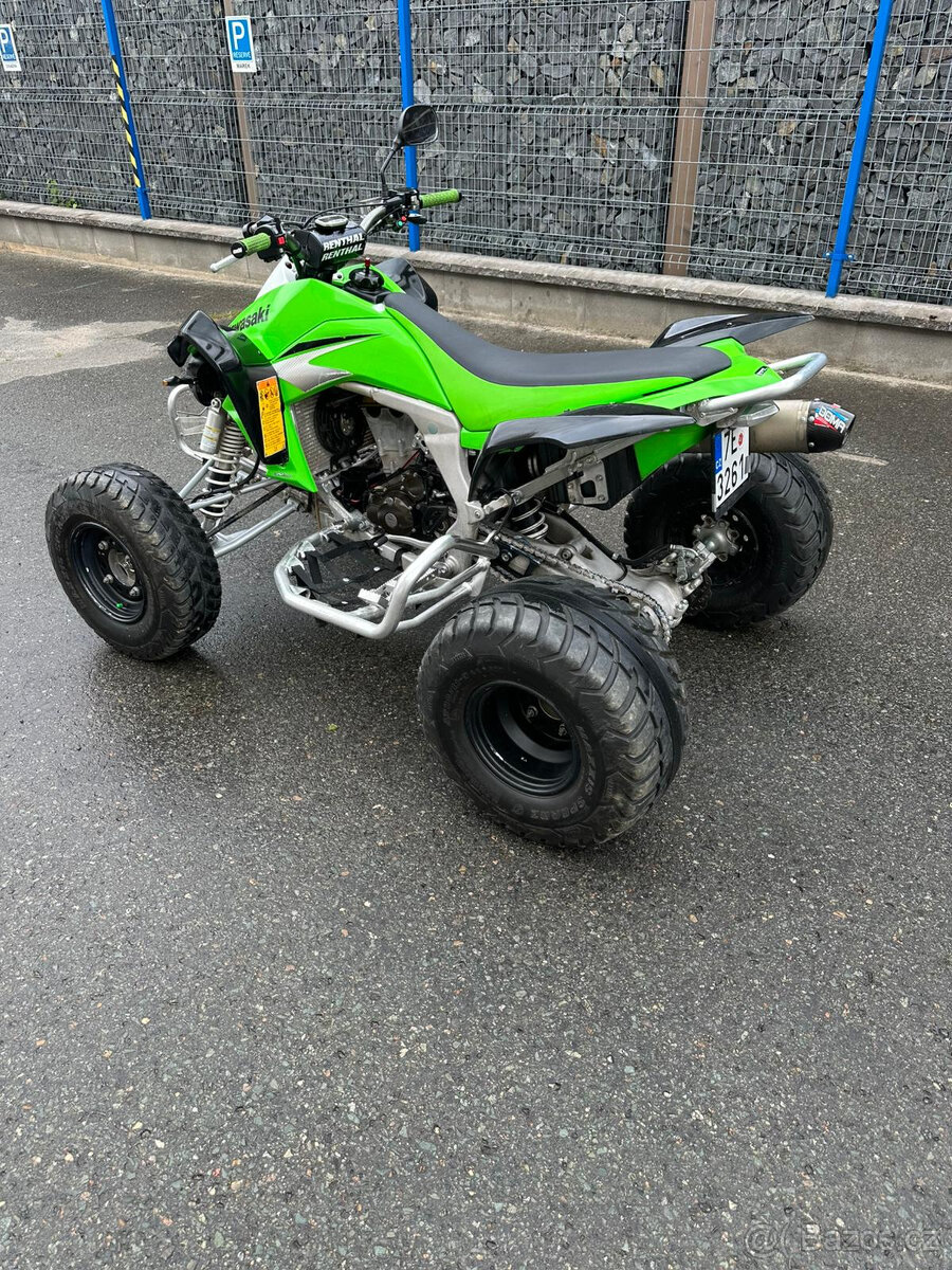 Sportovní čtyřkolka Kawasaki KFX450R s SPZ