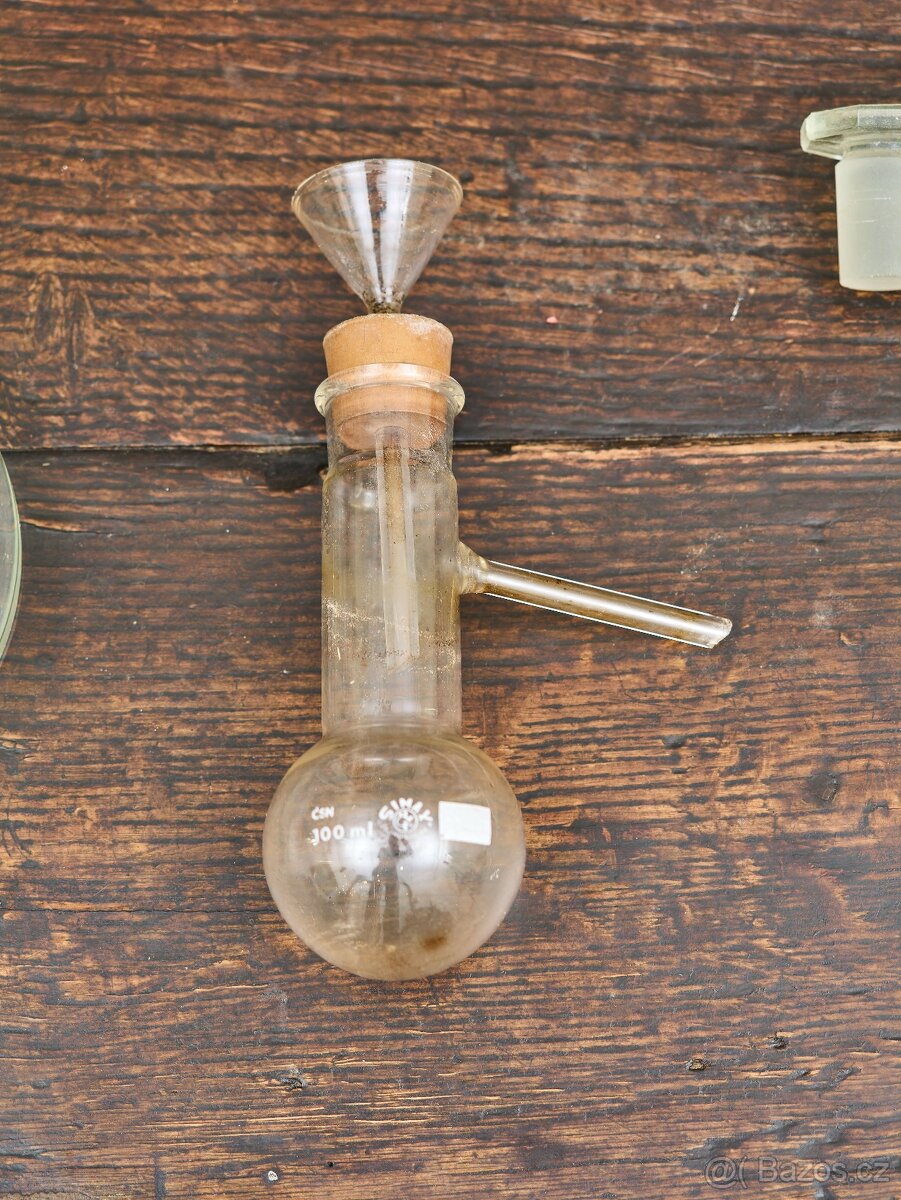 Konvolut historického laboratorního skla - 3