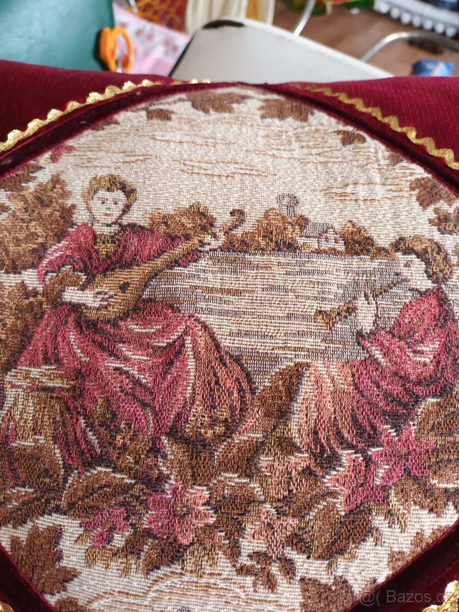 Polštářek dekorativní - 3