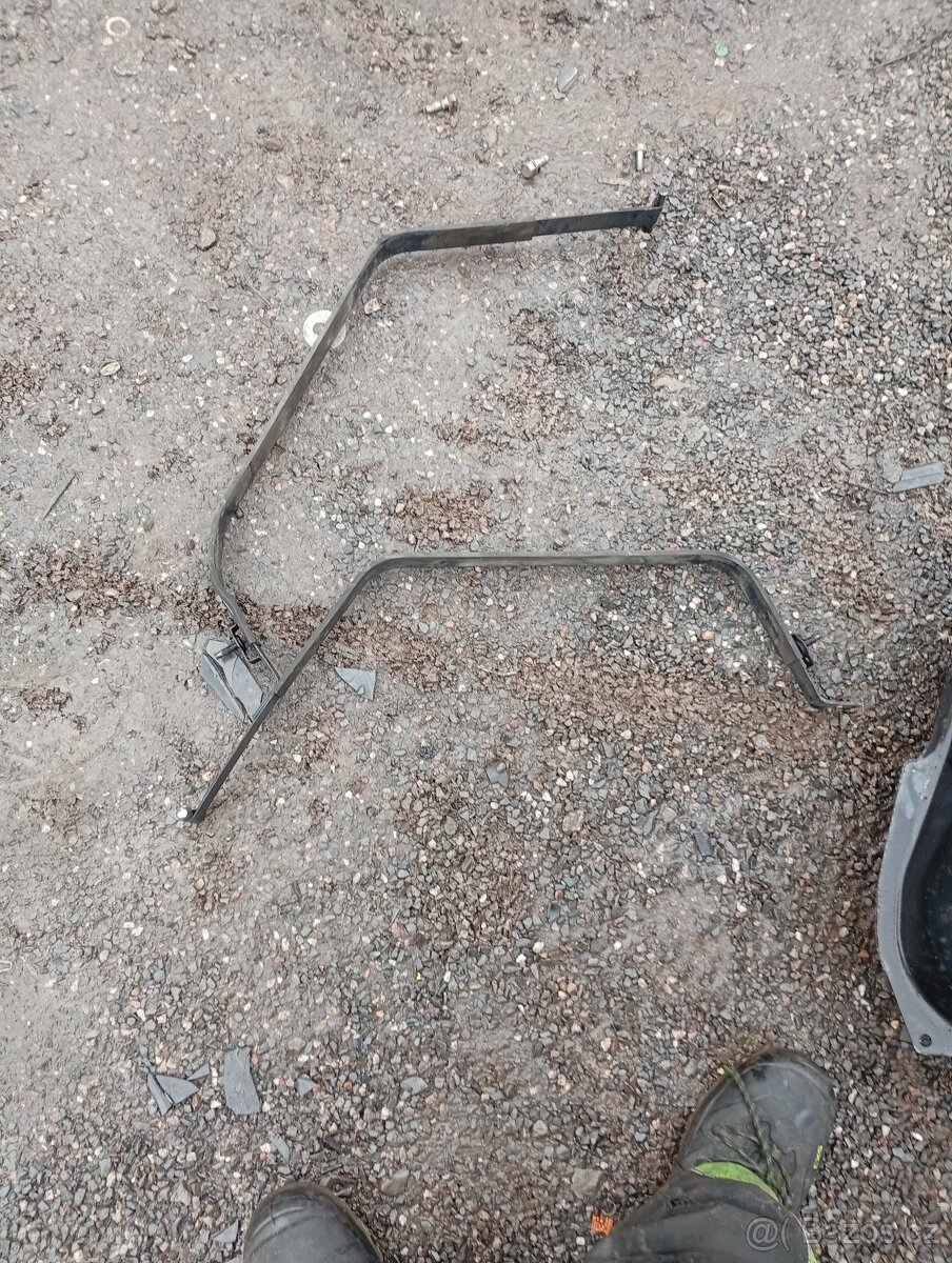 CITROEN C-CROSSER, PEUGEOT 4007, OUTLANDER PALIVOVÁ NÁDRŽ - 3