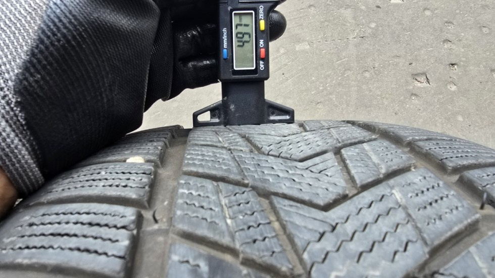 Zimní pneumatika 245/35/20 Tracmax - 3