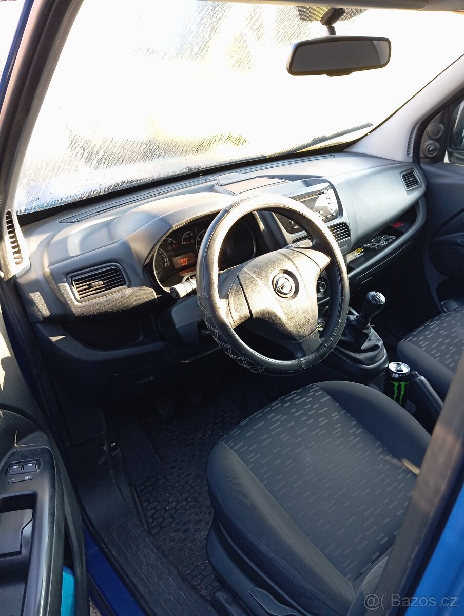 Opel Combo -D-Van - 3