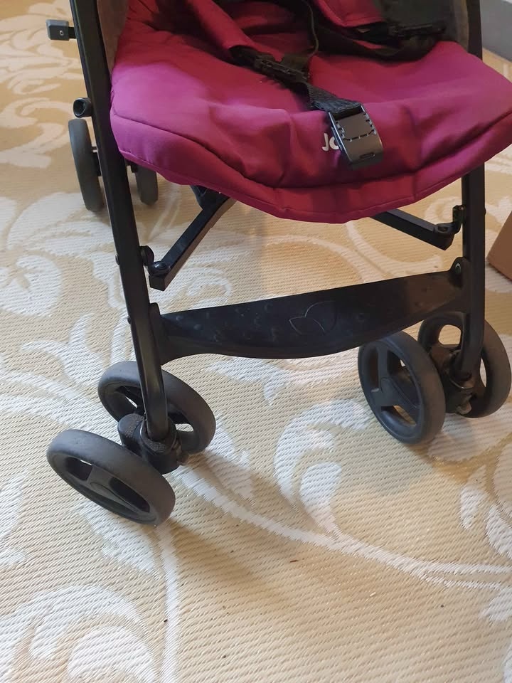 Prodám kočárek/golfky Joie - 3