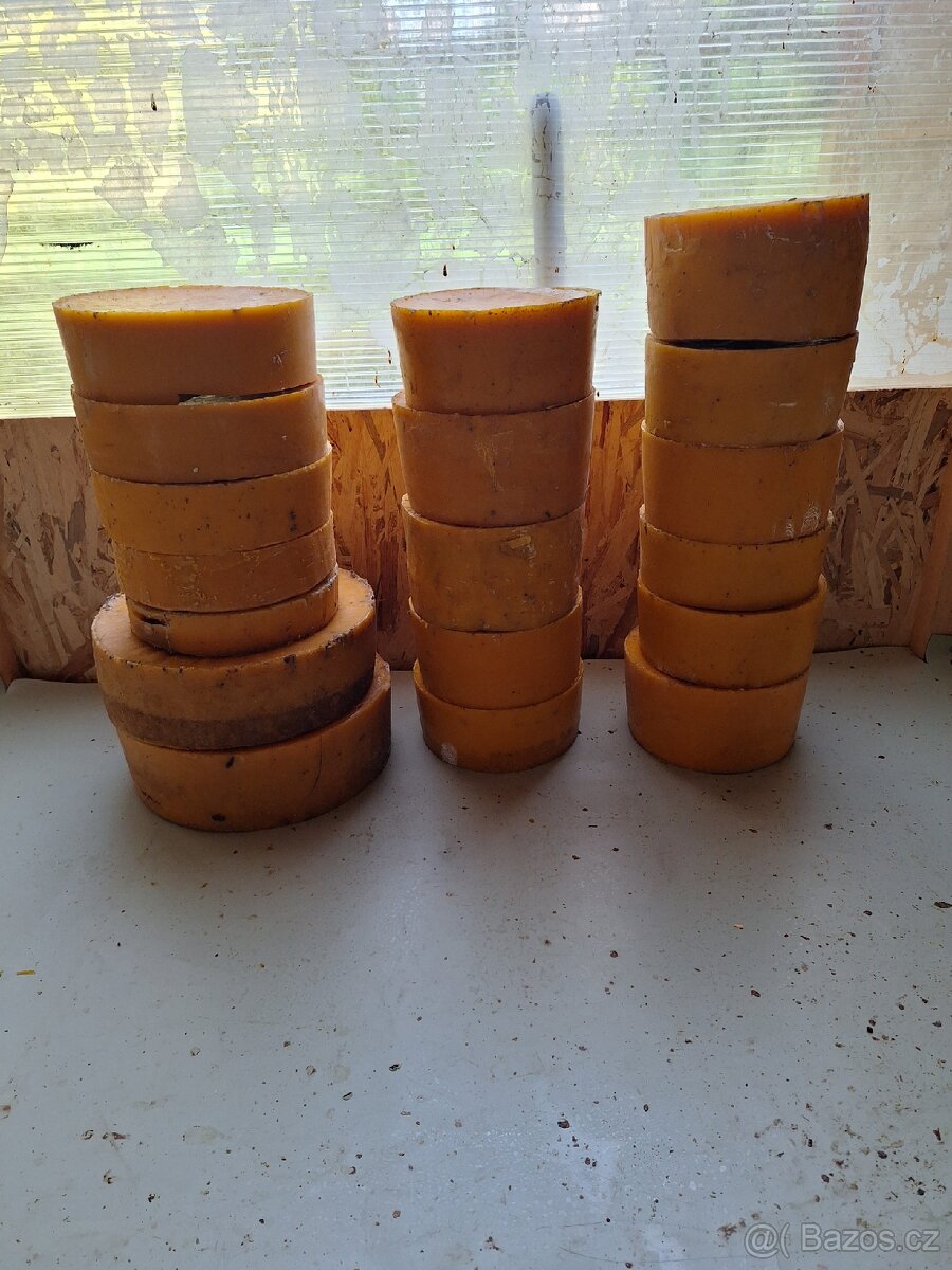 Včelí vosk z volné stavby - 3