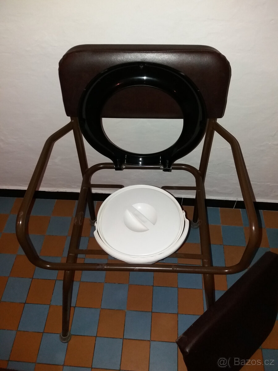 Toaletní židle, sedačka na vanu a francouzské berle - 3