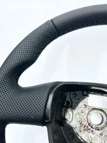 Nově renovovaný volant pro Škoda Octavia II RS s plaketkou - 3