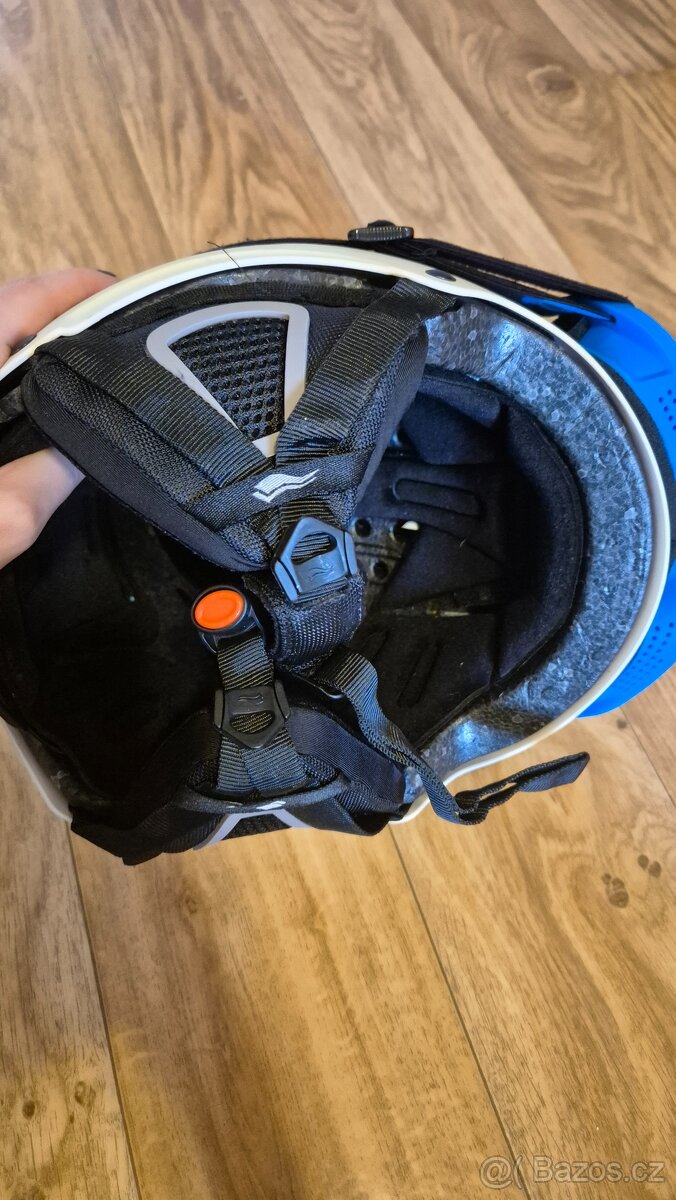 Helma s brýlemi na lyže - 3