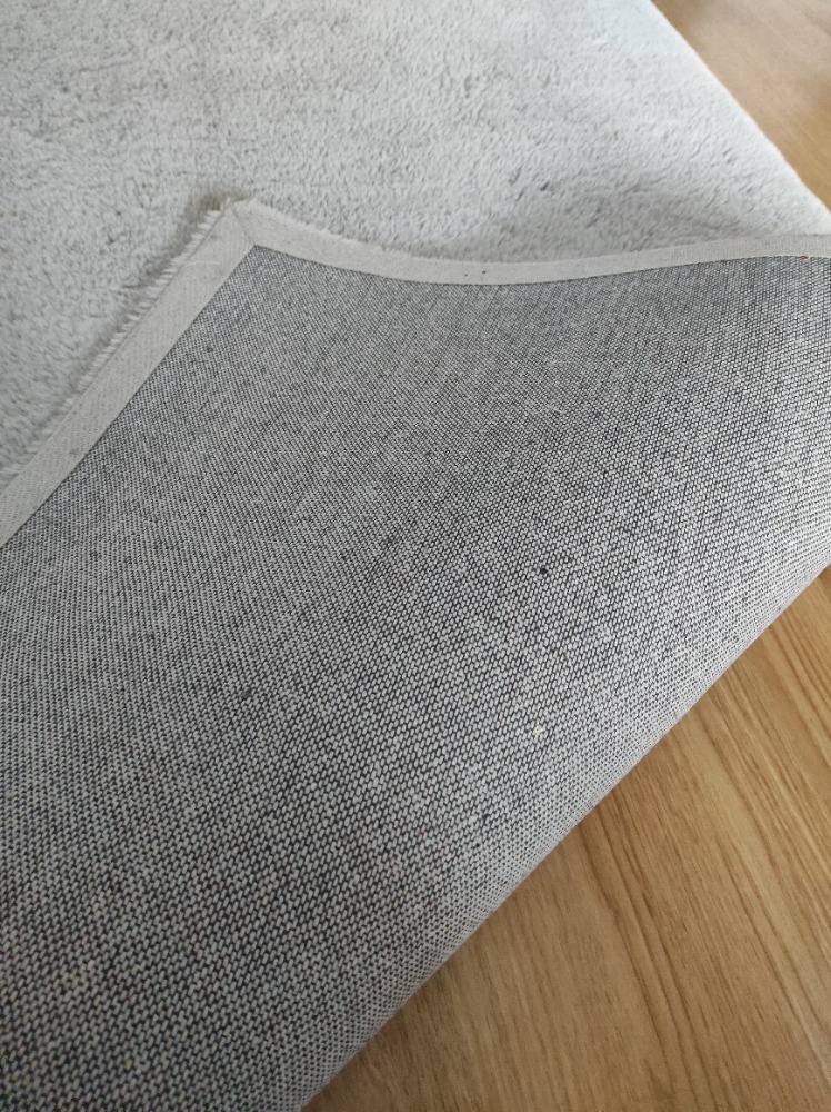 Šedý koberec plyšový králík - 3