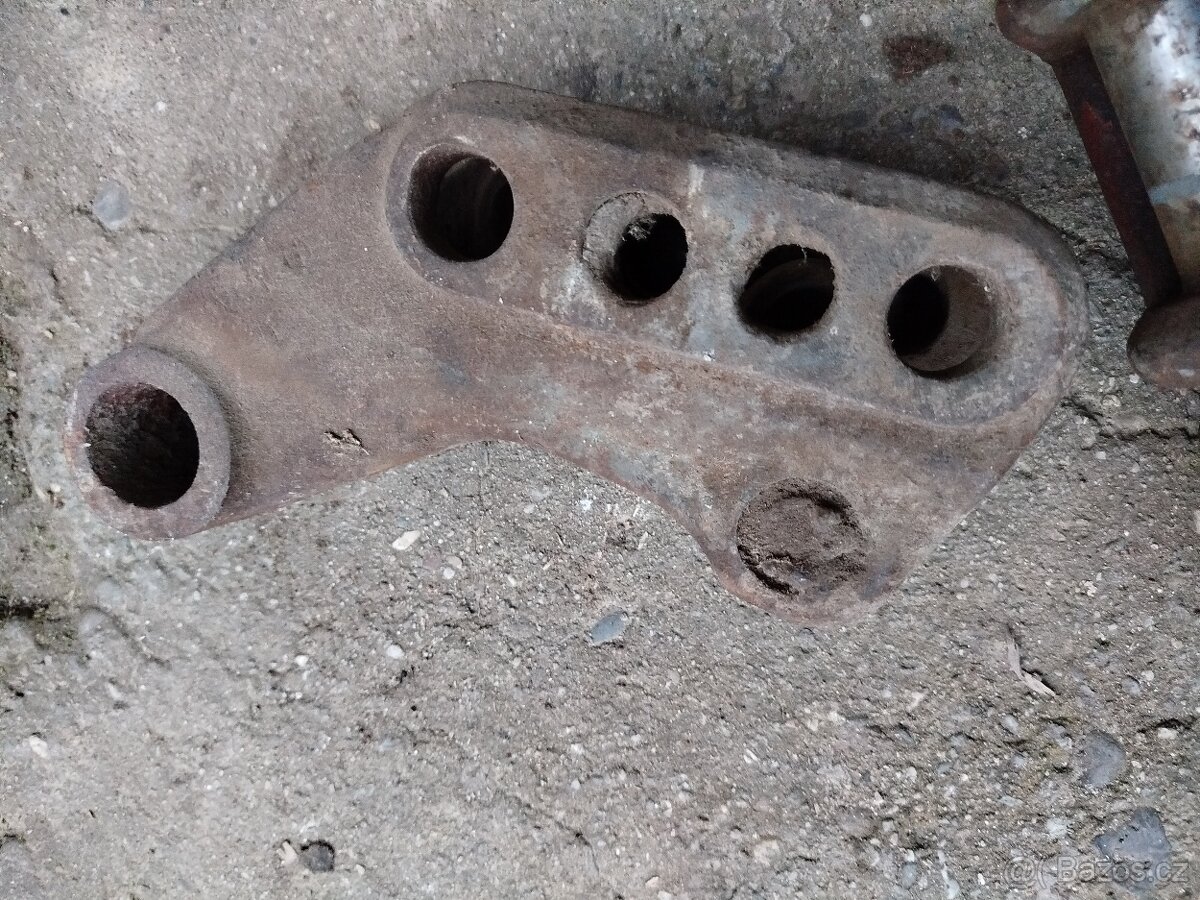 Náhradní díly na traktor - 3