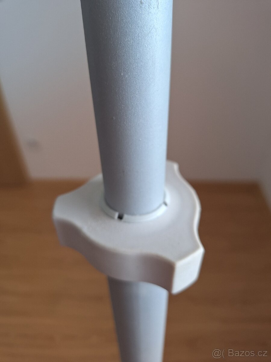 Šatní pojízdný stojan - 3