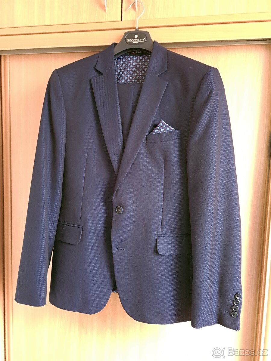 Pánský / chlapecký oblek - 3